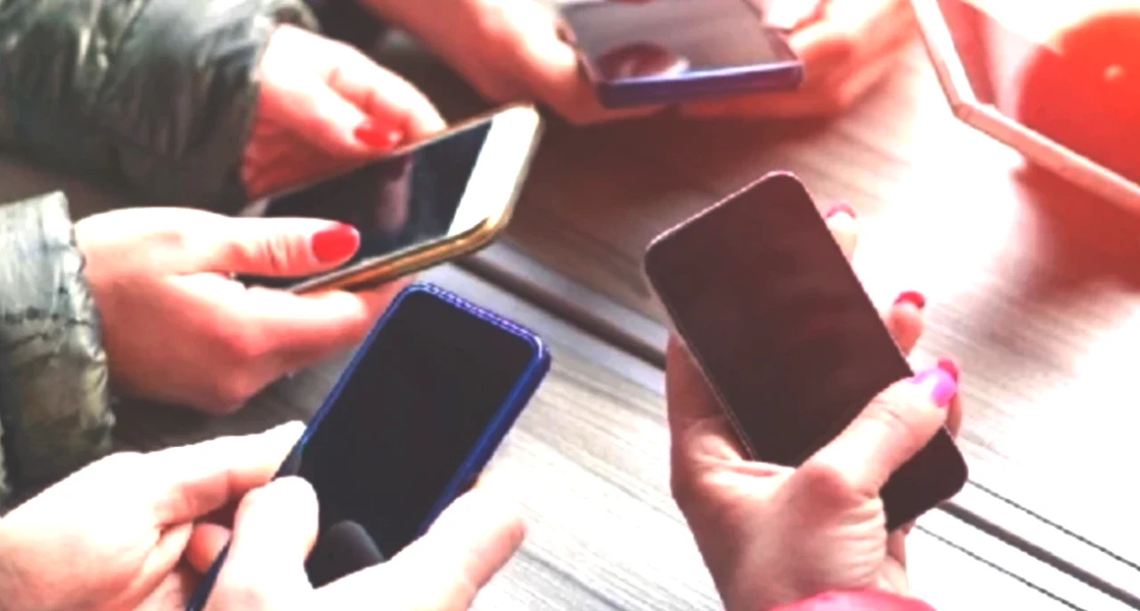 Yasaklı Telefonlar Listesi Açıklandı! Kullanım Dönemi Sona Eriyor!